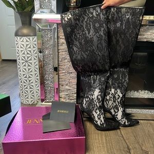 I am Jenniferle authentic boots